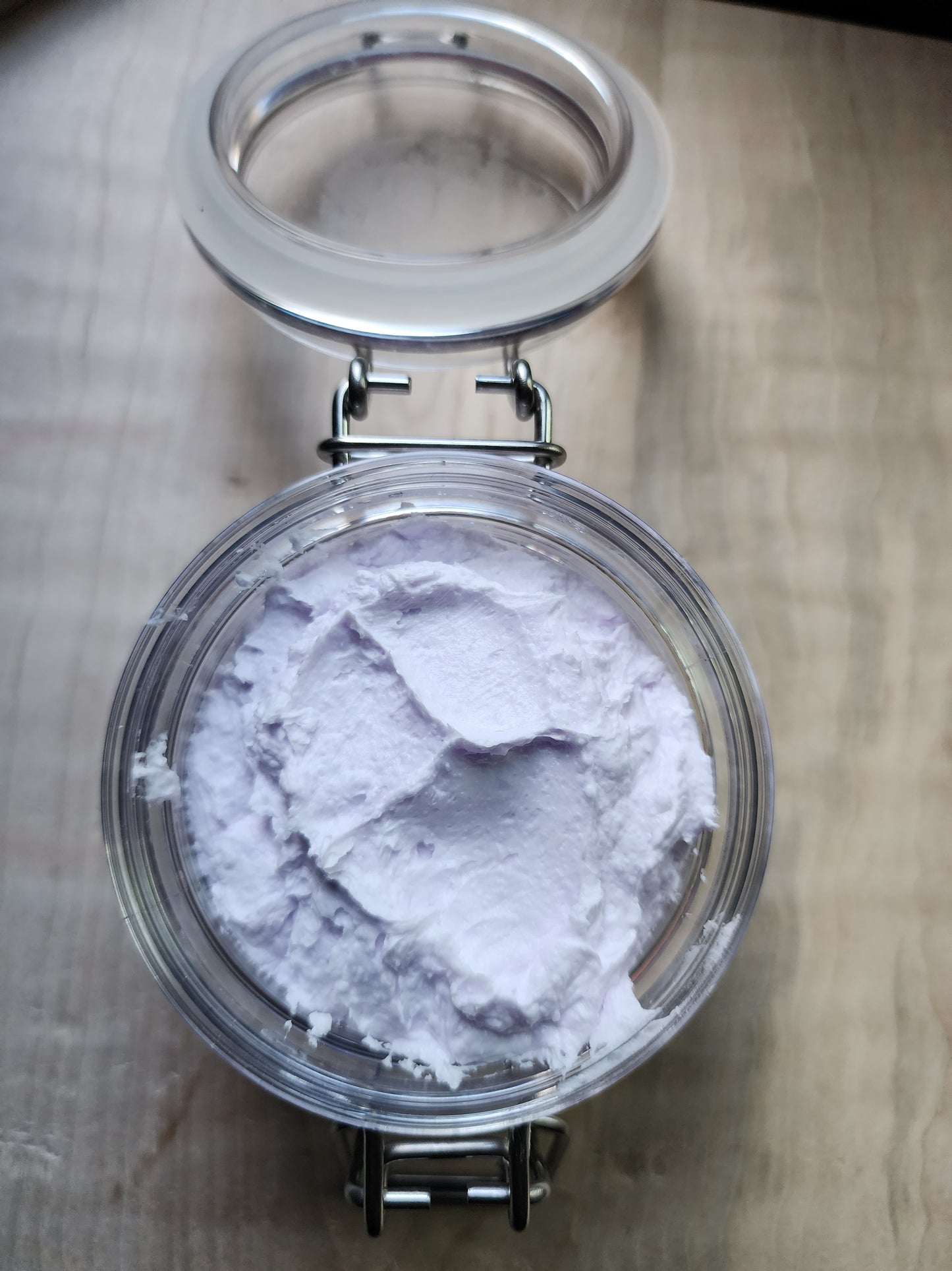 Night Violet Foaming Body Scrub