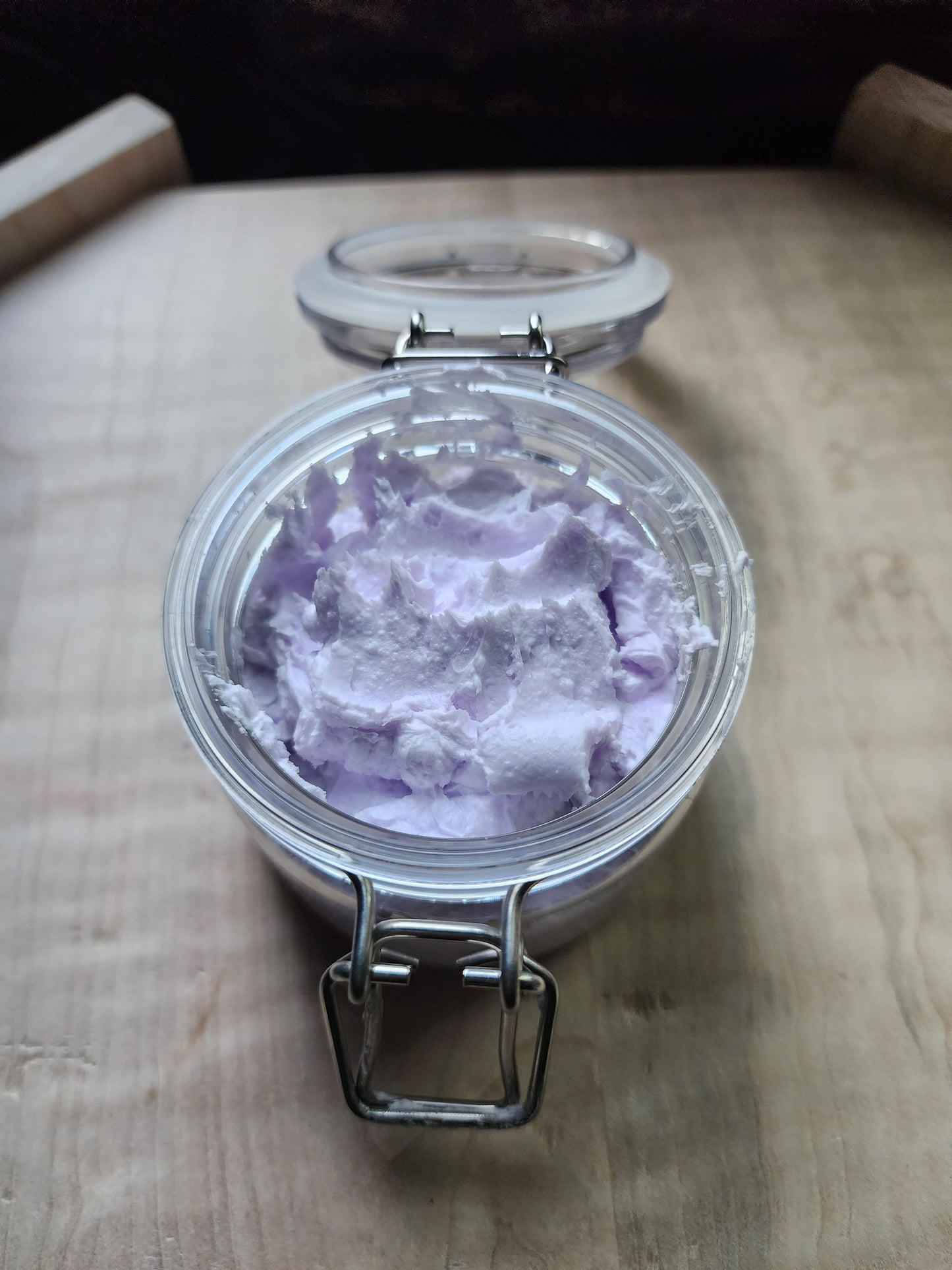 Night Violet Foaming Body Scrub